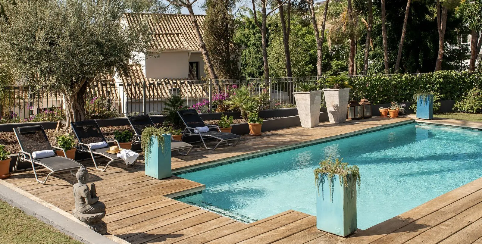 Sale of detached villa in El Paraiso 53