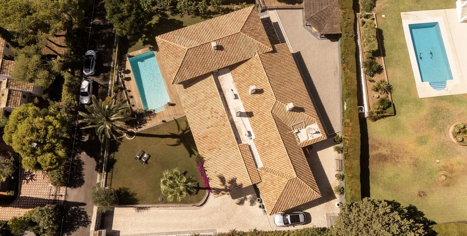Sale of detached villa in El Paraiso 57