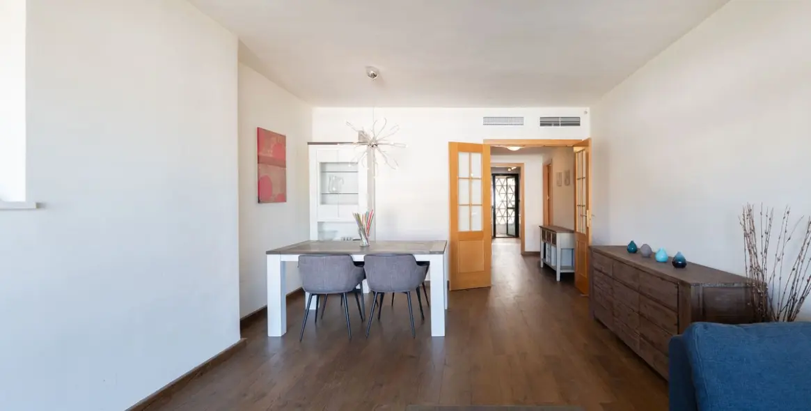 Alquiler a largo plazo de apartamento en planta media en Selwo 3