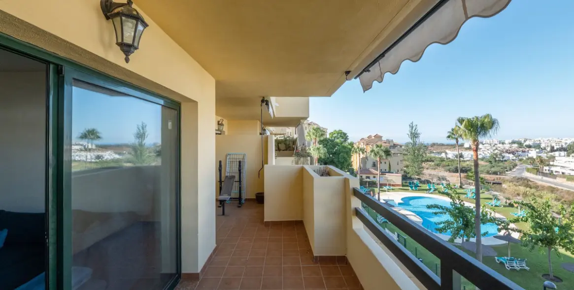 Alquiler a largo plazo de apartamento en planta media en Selwo 10