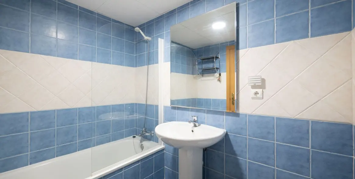 Alquiler a largo plazo de apartamento en planta media en Selwo 15