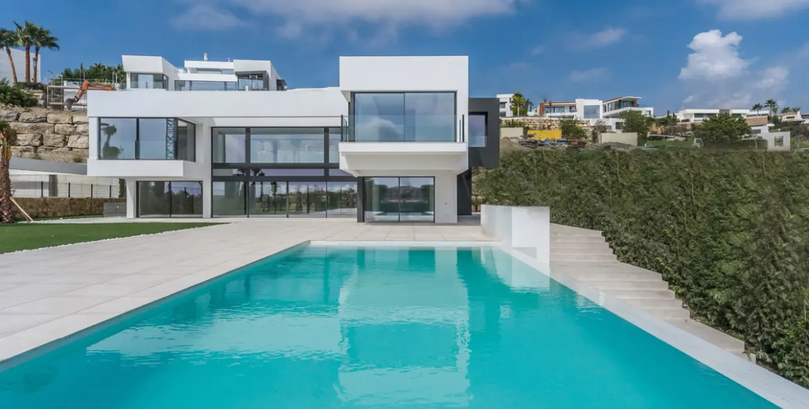 Long-term rent of detached villa in Benahavís 1