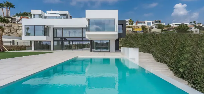 Long-term rent of detached villa in Benahavís 0