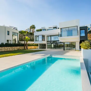 Long-term rent of detached villa in Benahavís