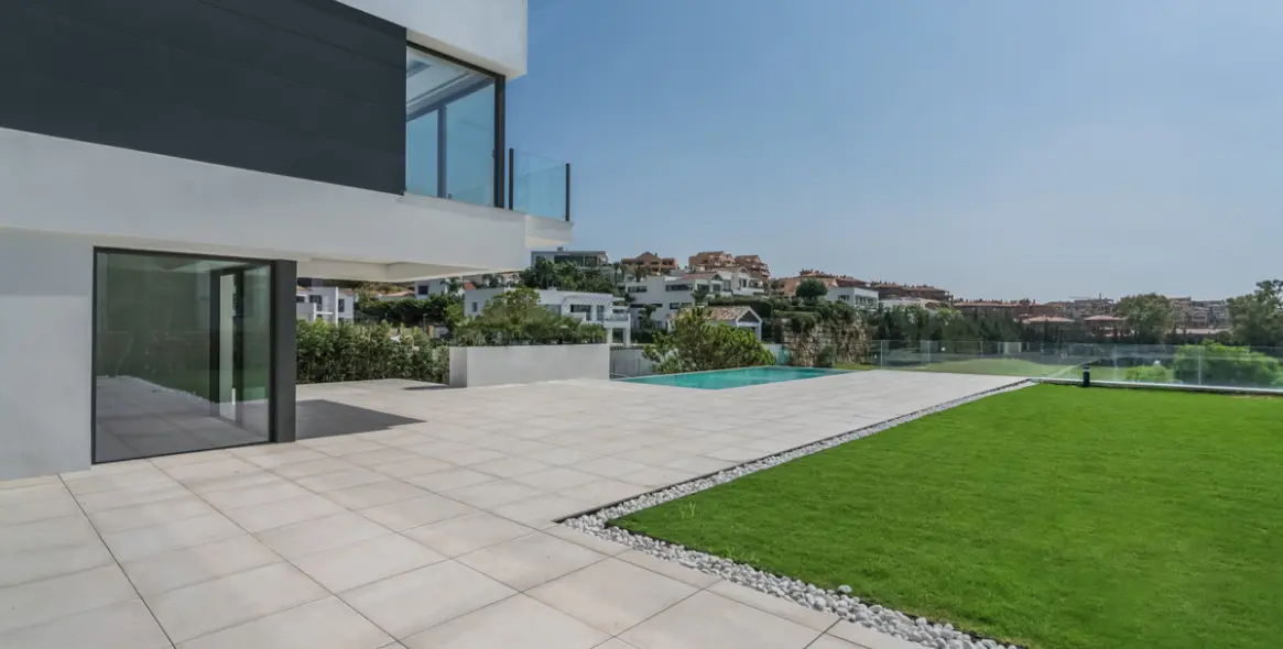 Long-term rent of detached villa in Benahavís 13