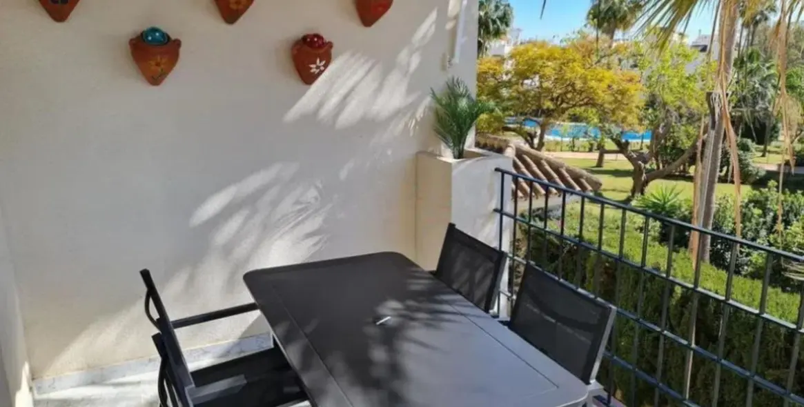 Sale of middle floor apartment in Nueva Andalucía 4