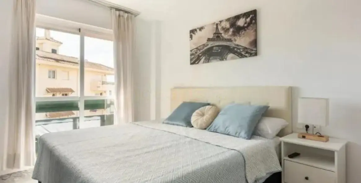 Sale of middle floor apartment in Nueva Andalucía 5