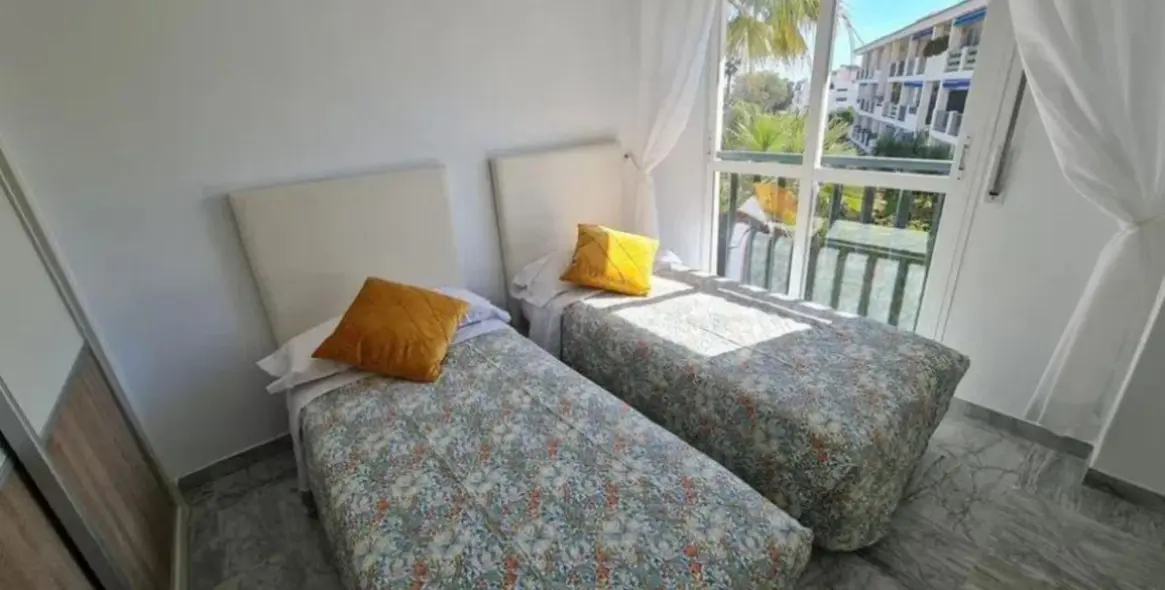 Sale of middle floor apartment in Nueva Andalucía 7