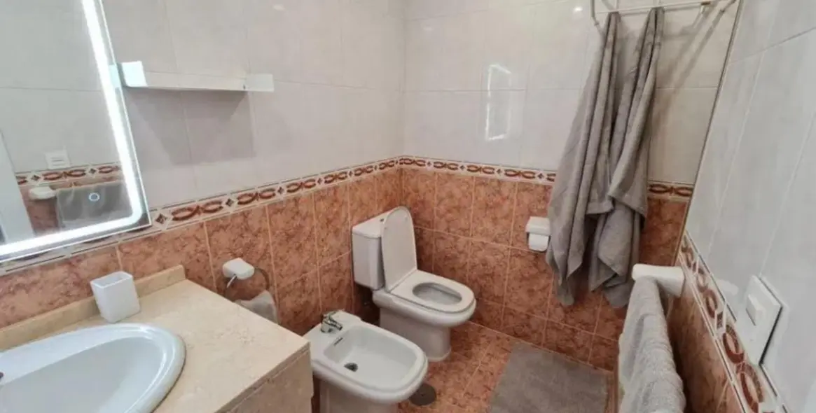 Sale of middle floor apartment in Nueva Andalucía 11