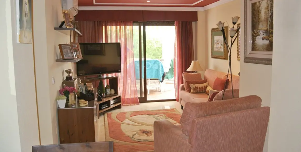 Sale of penthouse in The Golden Mile 4