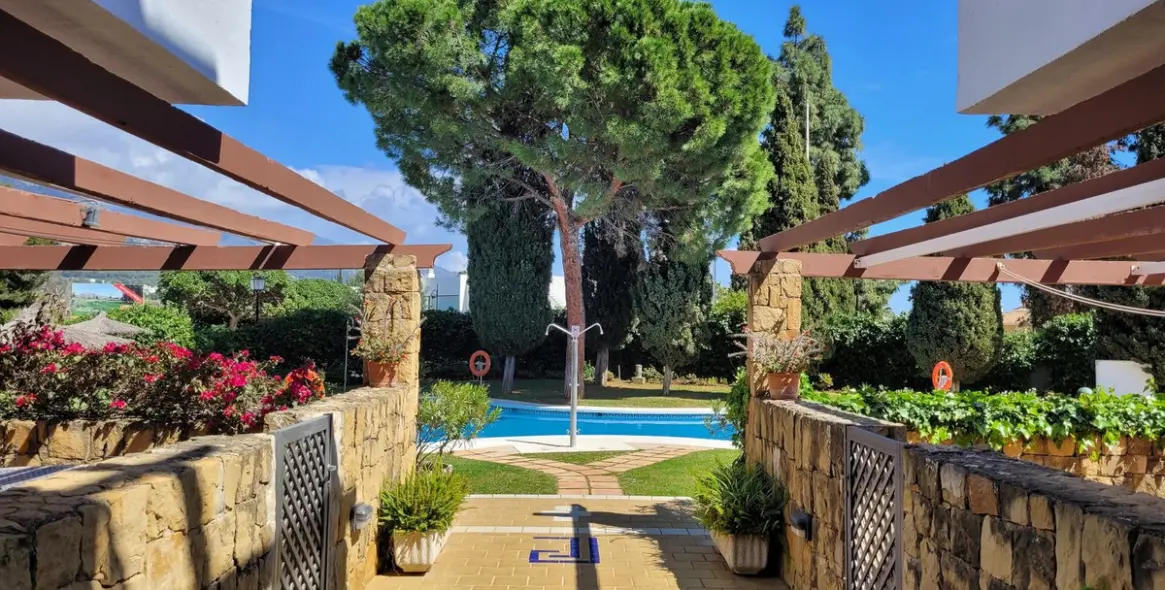 Sale of penthouse in The Golden Mile 12