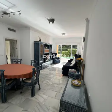 Продажа апартаментов на первом этаже в Marbesa