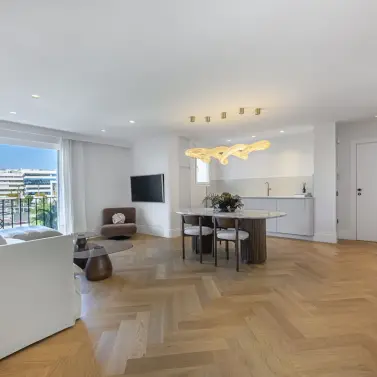 Sale of middle floor apartment in Puerto Banús