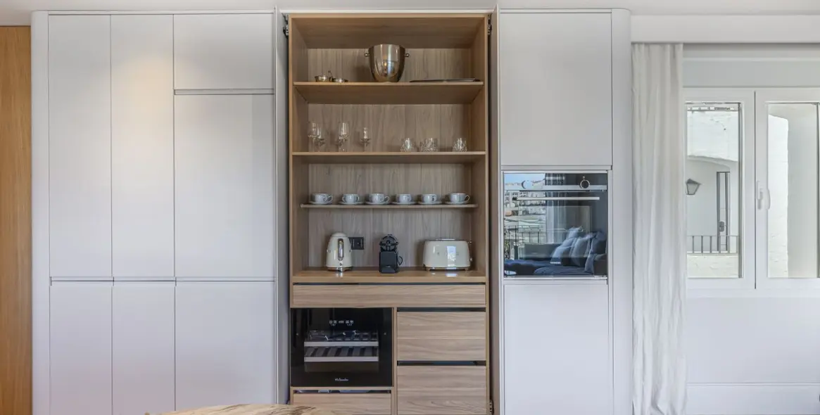 Sale of middle floor apartment in Puerto Banús 18