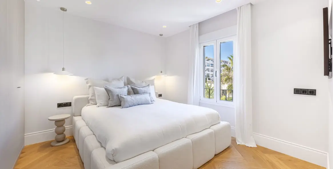 Продажа апартаментов на среднем этаже в Puerto Banús 25