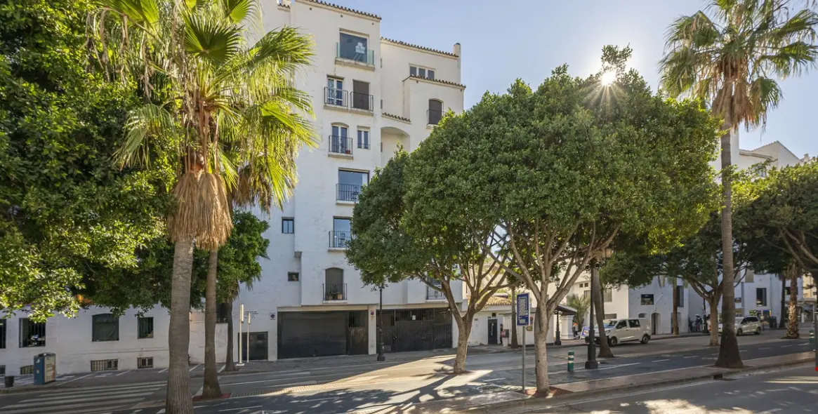 Продажа апартаментов на среднем этаже в Puerto Banús 45