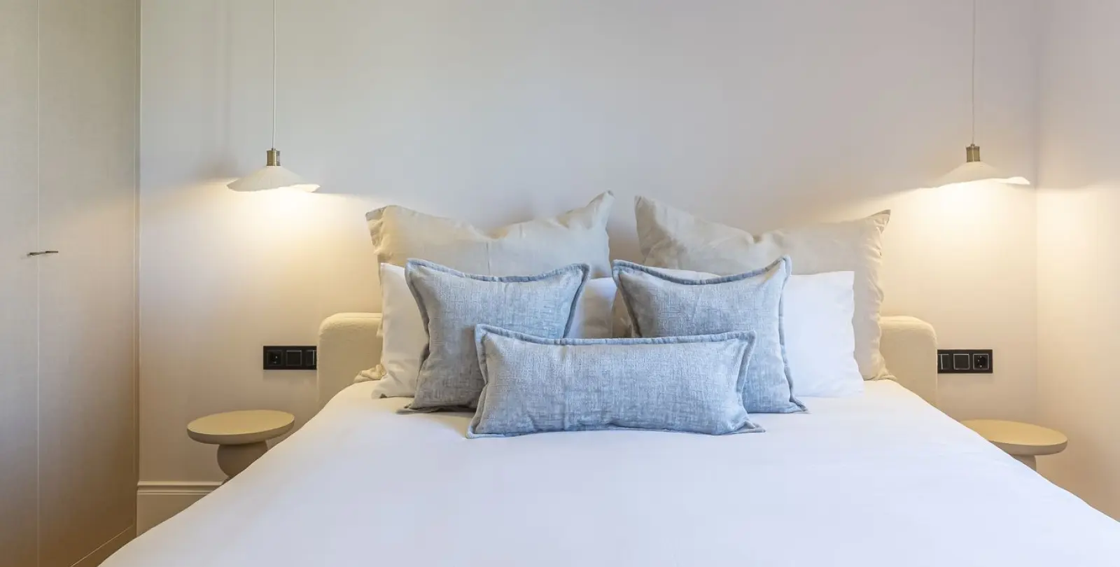 Sale of middle floor apartment in Puerto Banús 36
