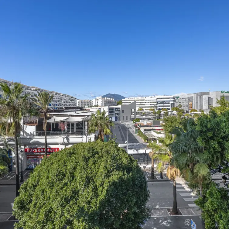 Продажа апартаментов на среднем этаже в Puerto Banús