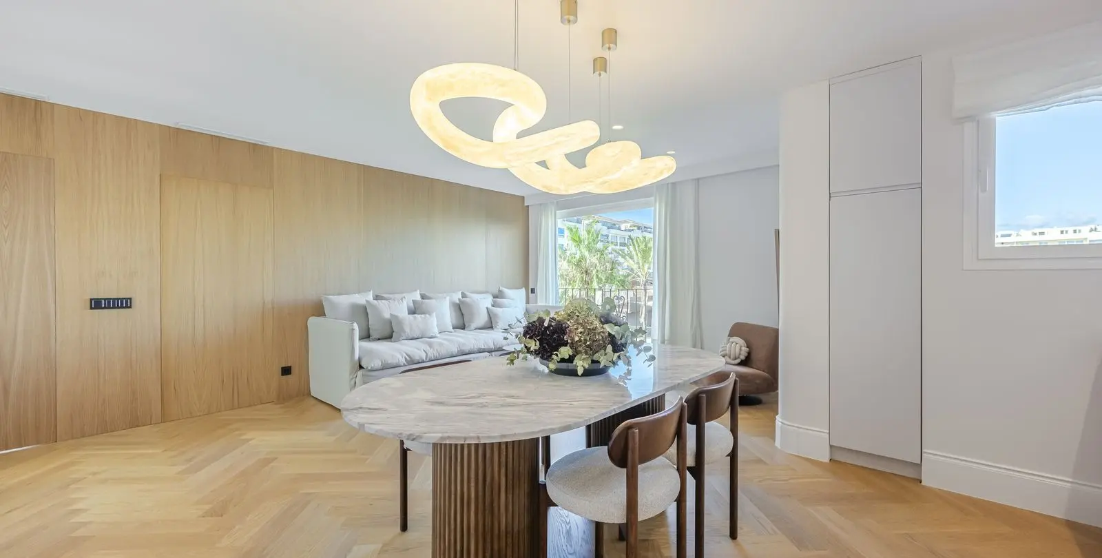 Venta de apartamento en planta media en Puerto Banús 13