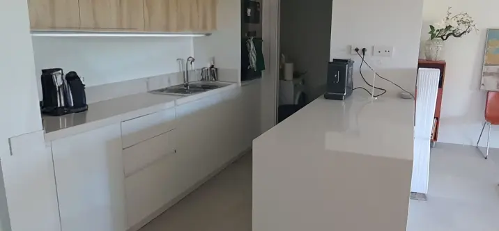 Sale of middle floor apartment in Estepona 3