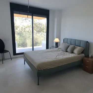 Продажа апартаментов на среднем этаже в Estepona