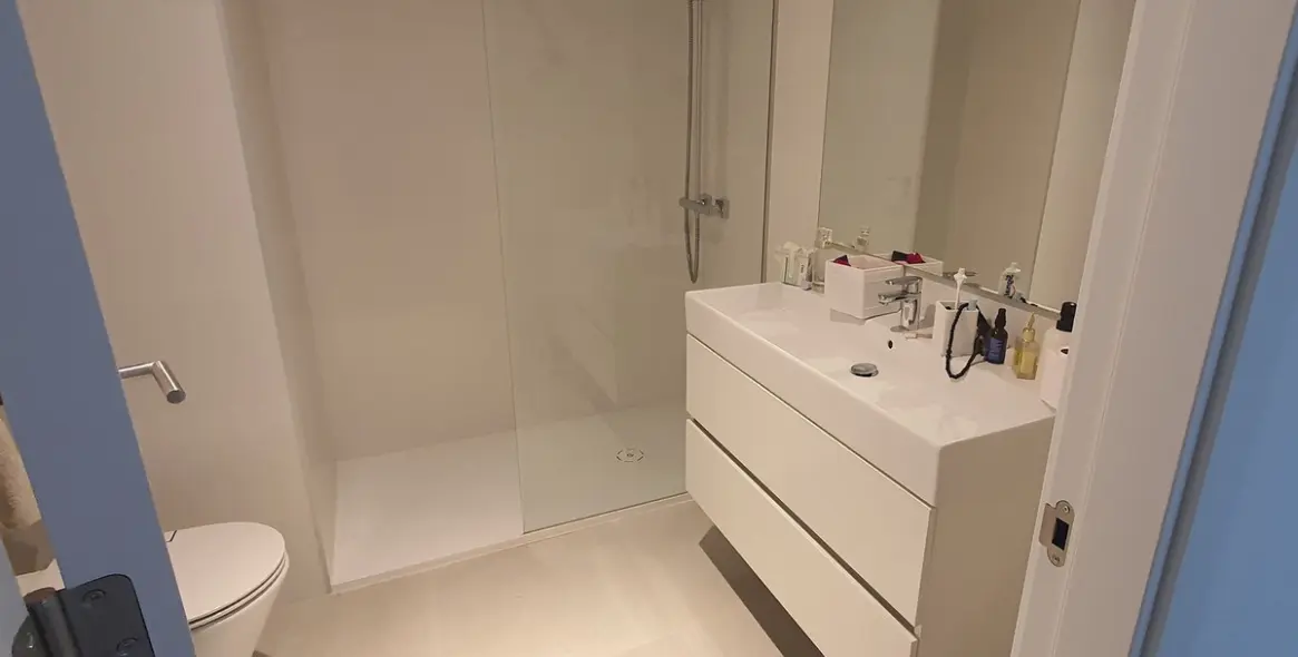 Sale of middle floor apartment in Estepona 10