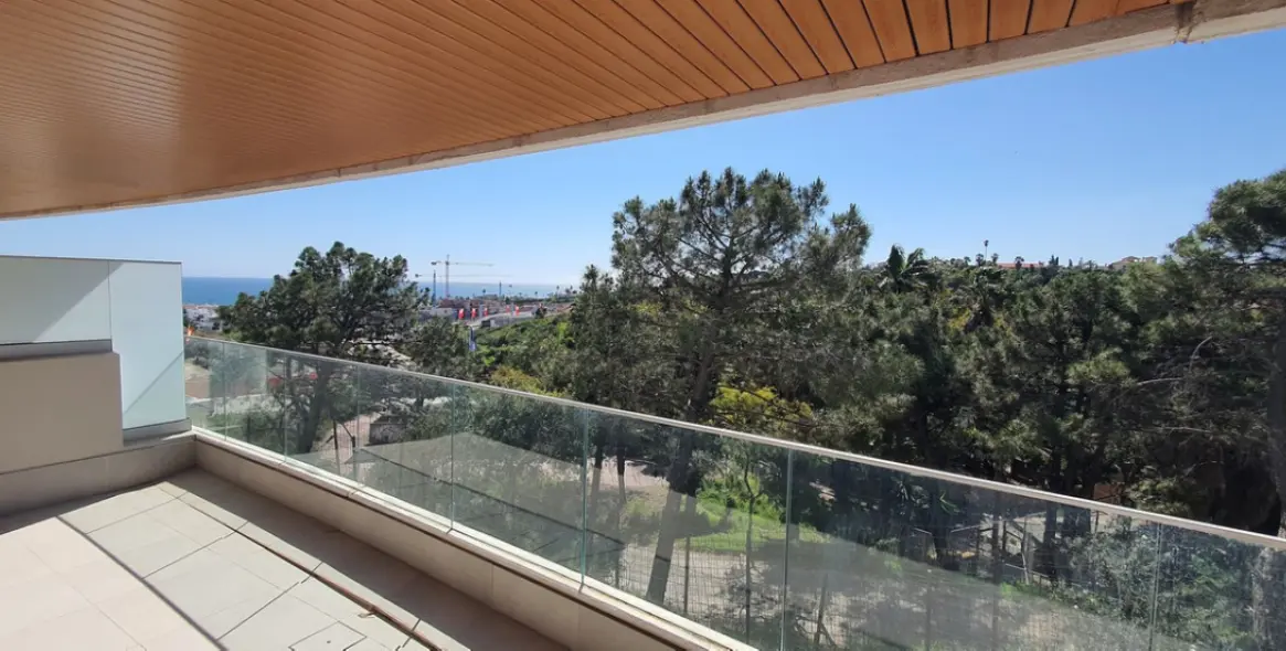 Sale of middle floor apartment in Estepona 18