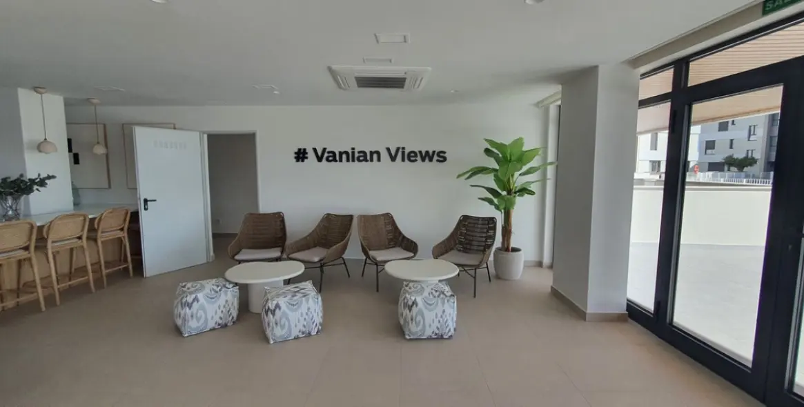 Sale of middle floor apartment in Estepona 24