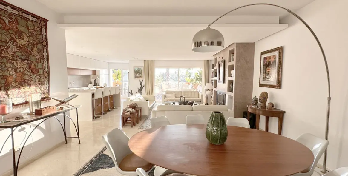 Sale of penthouse in Estepona 3