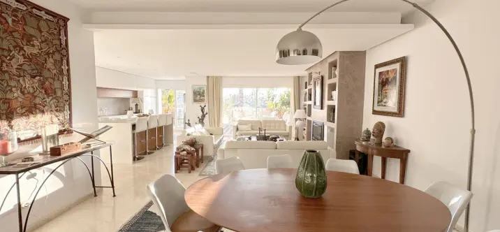 Sale of penthouse in Estepona 2