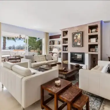 Sale of penthouse in Estepona