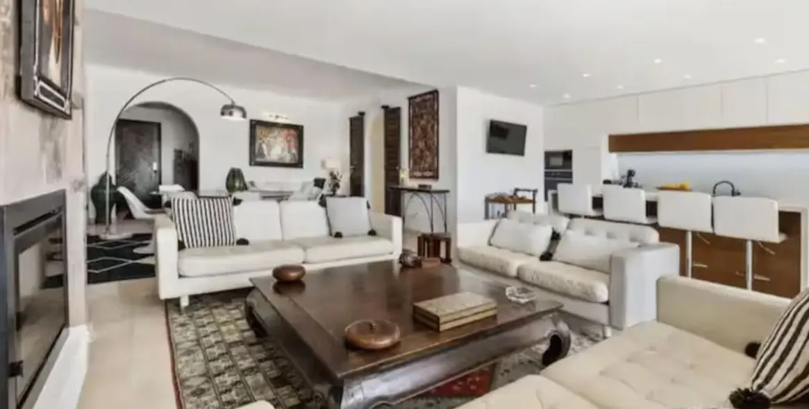 Sale of penthouse in Estepona 9