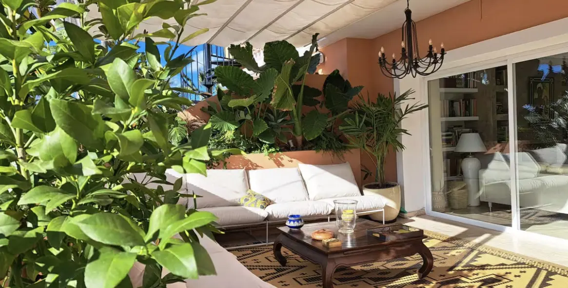 Sale of penthouse in Estepona 12