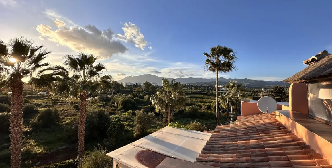 Sale of penthouse in Estepona 18
