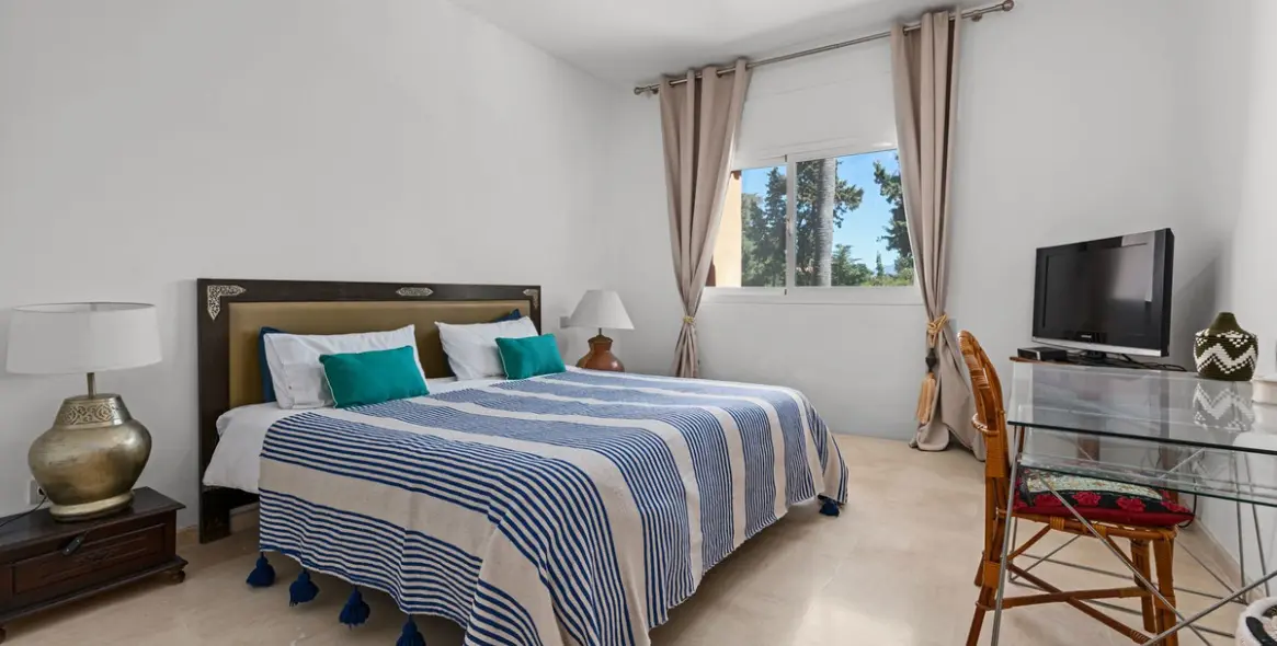 Venta de ático en Estepona 32