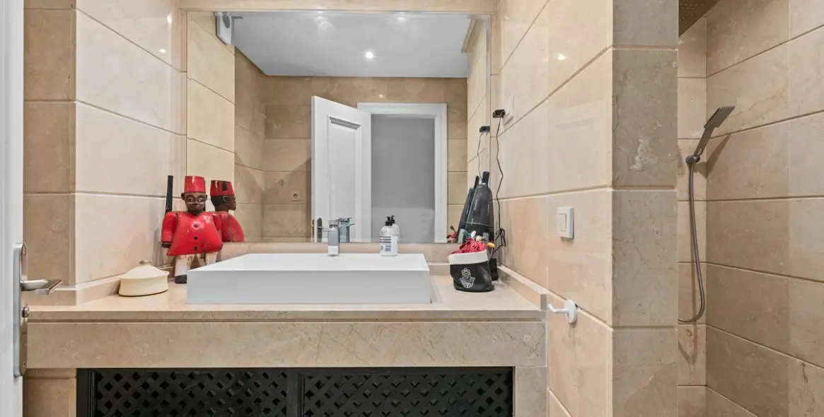 Venta de ático en Estepona 34