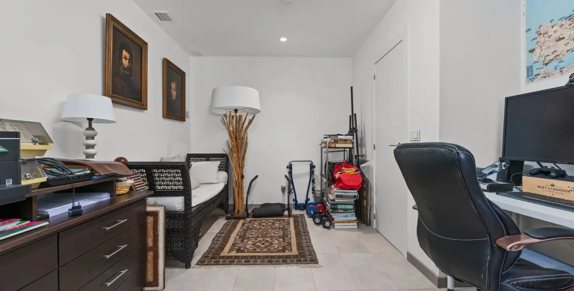 Venta de ático en Estepona 36