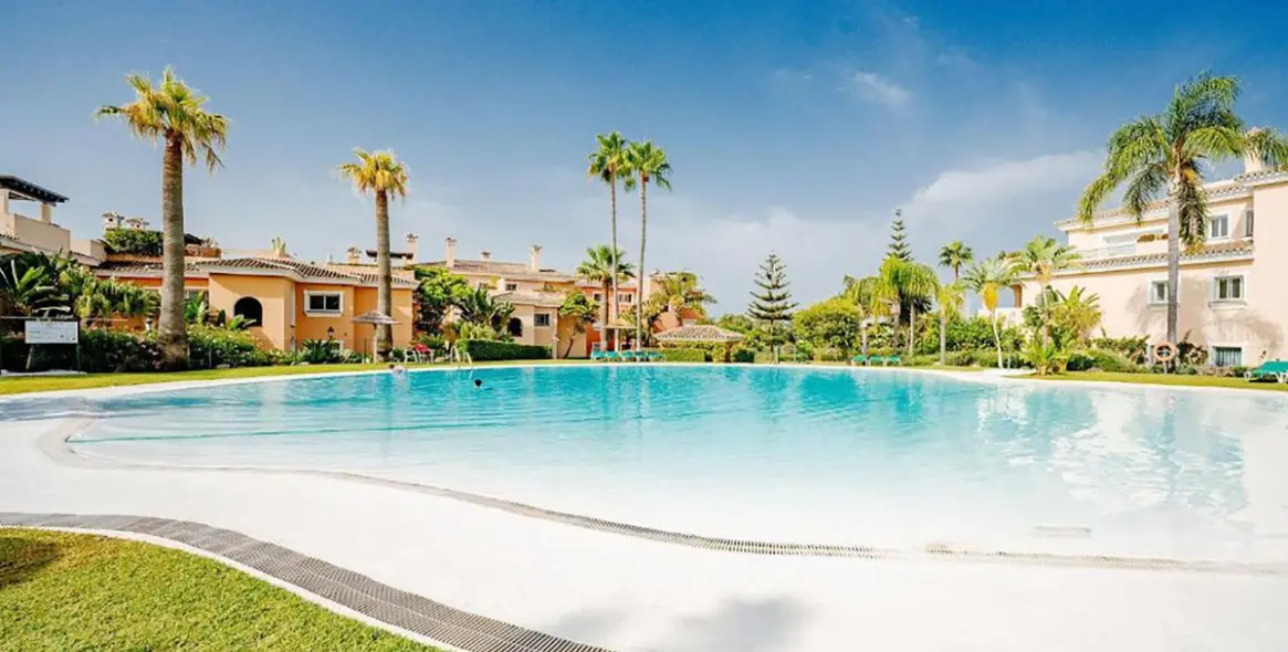 Venta de ático en Estepona 37