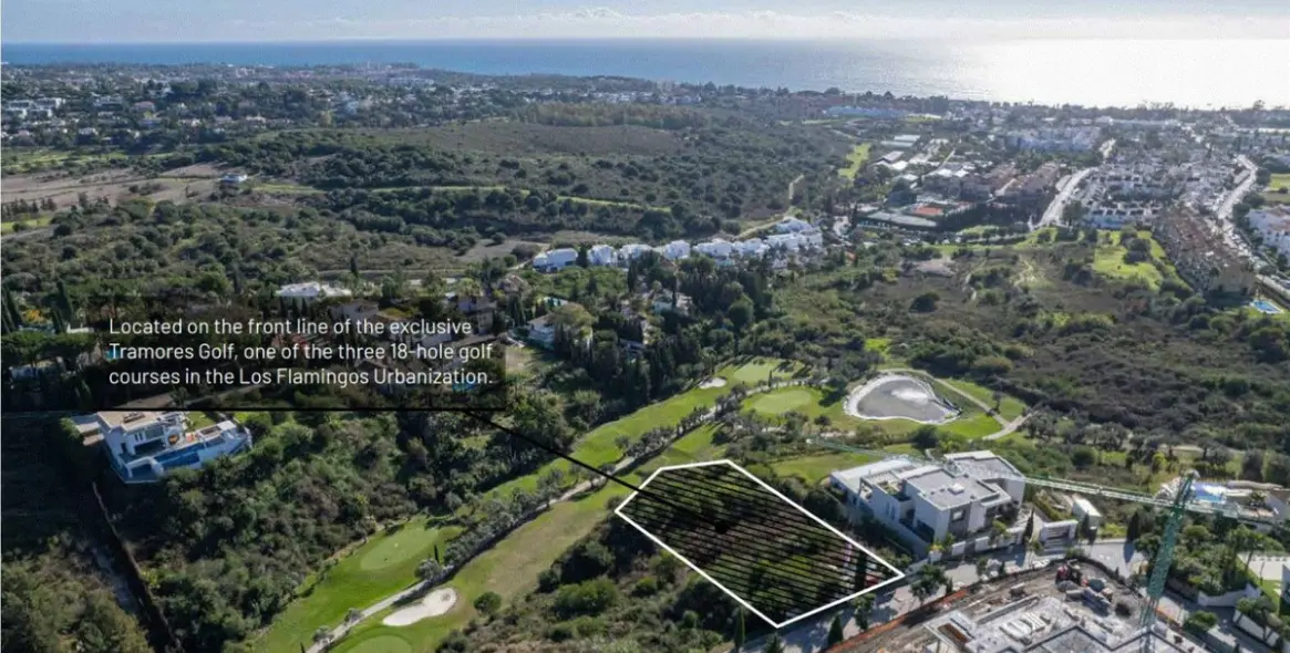 Sale of residential plot in Los Flamingos 1