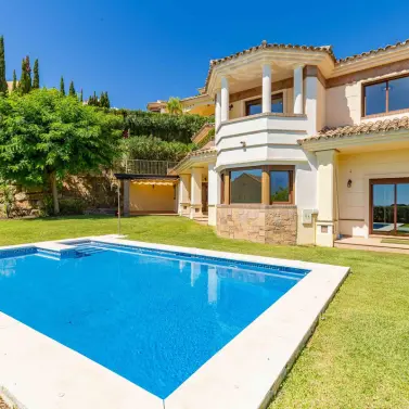 Sale of detached villa in Los Arqueros