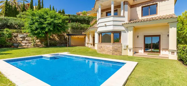 Sale of detached villa in Los Arqueros 0