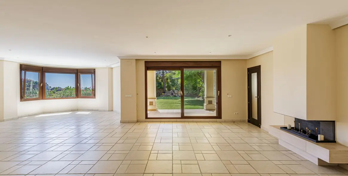 Продажа  отдельно стоящей виллы в Los Arqueros 4