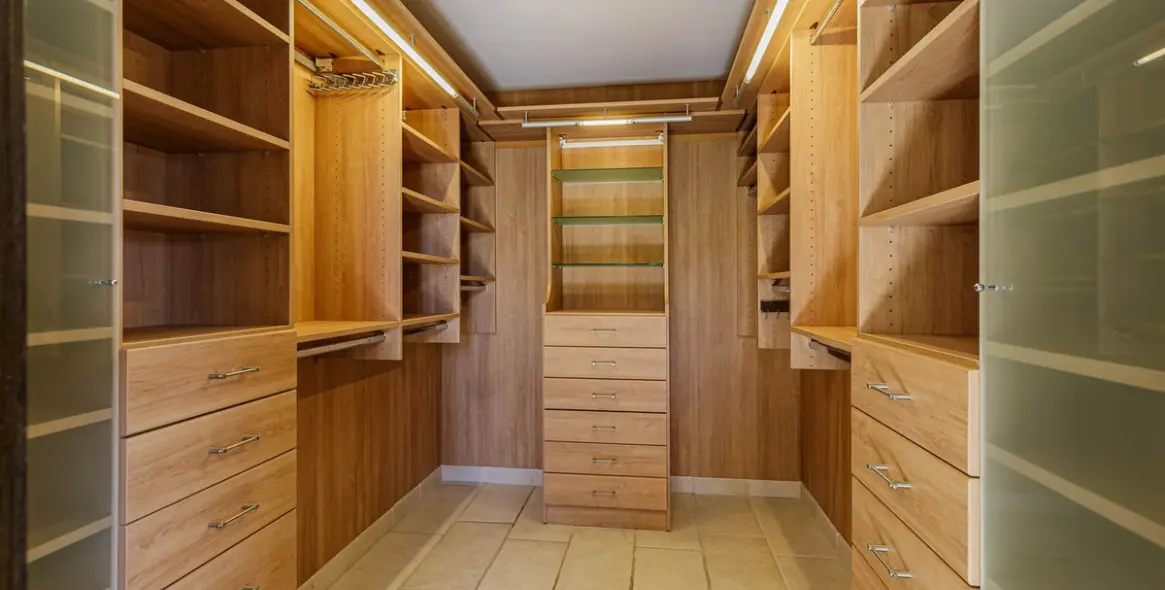 Продажа  отдельно стоящей виллы в Los Arqueros 11