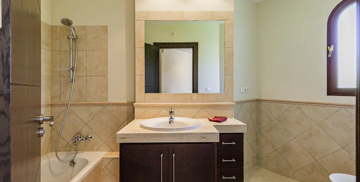 Продажа  отдельно стоящей виллы в Los Arqueros 13