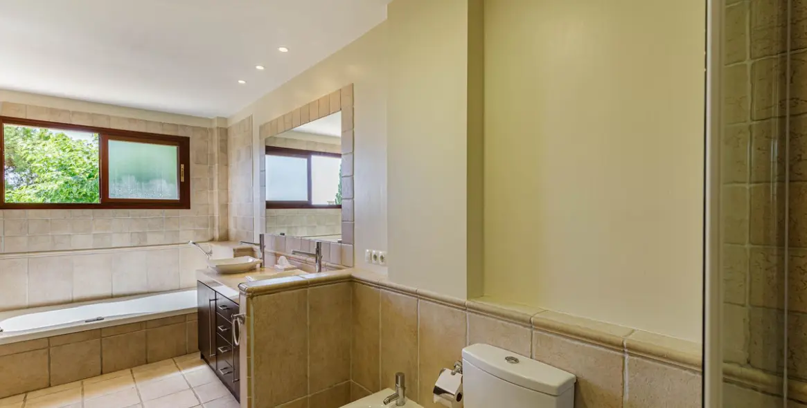 Venta de villa independiente en Los Arqueros 10