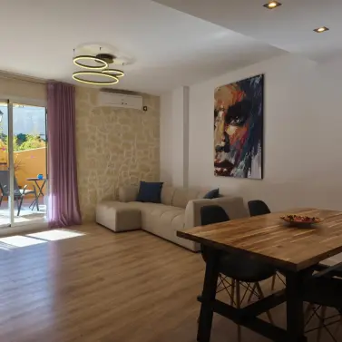 Долгосрочная аренда апартаментов на первом этаже в Carvajal