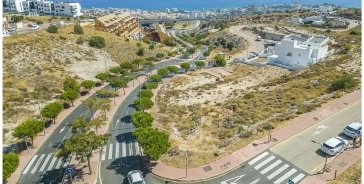 Продажа  жилого участка в Benalmadena 1