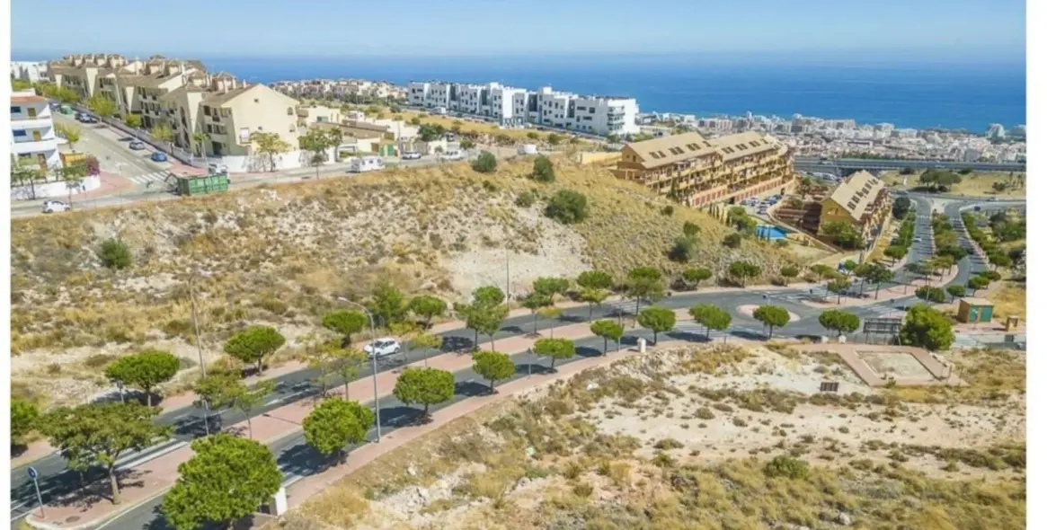 Продажа  жилого участка в Benalmadena 6