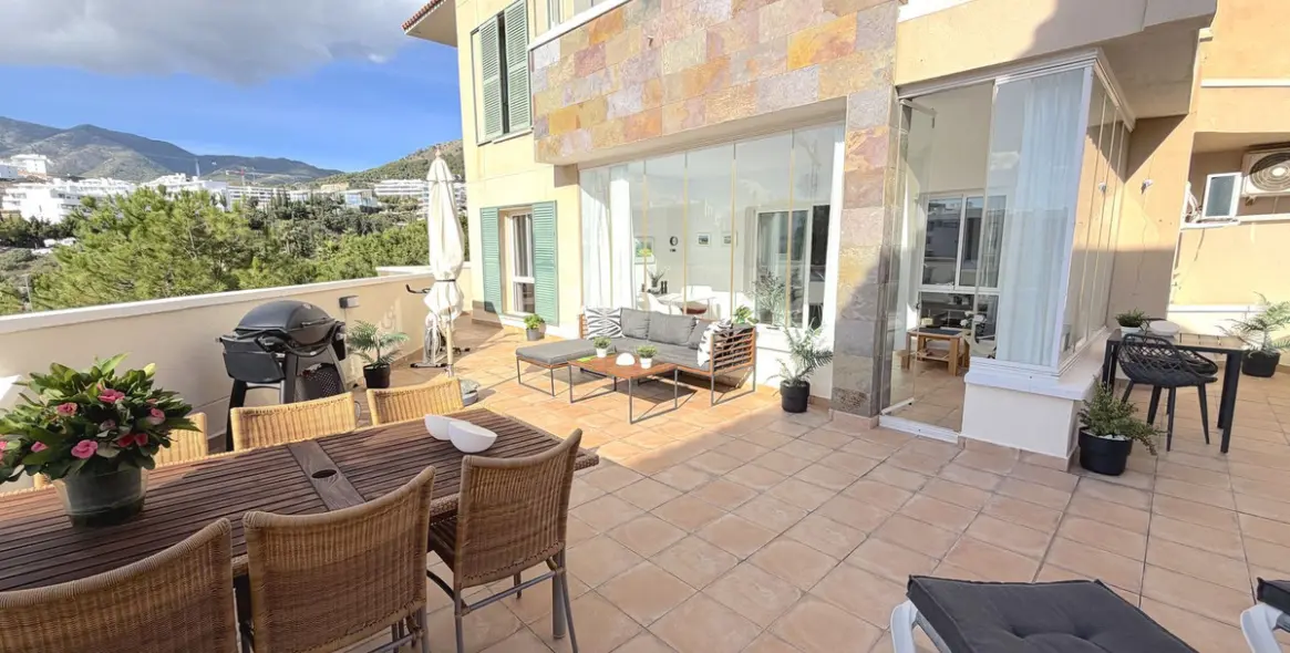 Продажа апартаментов на среднем этаже в Higueron 1