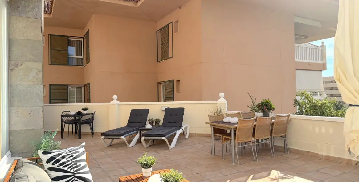 Продажа апартаментов на среднем этаже в Higueron 6